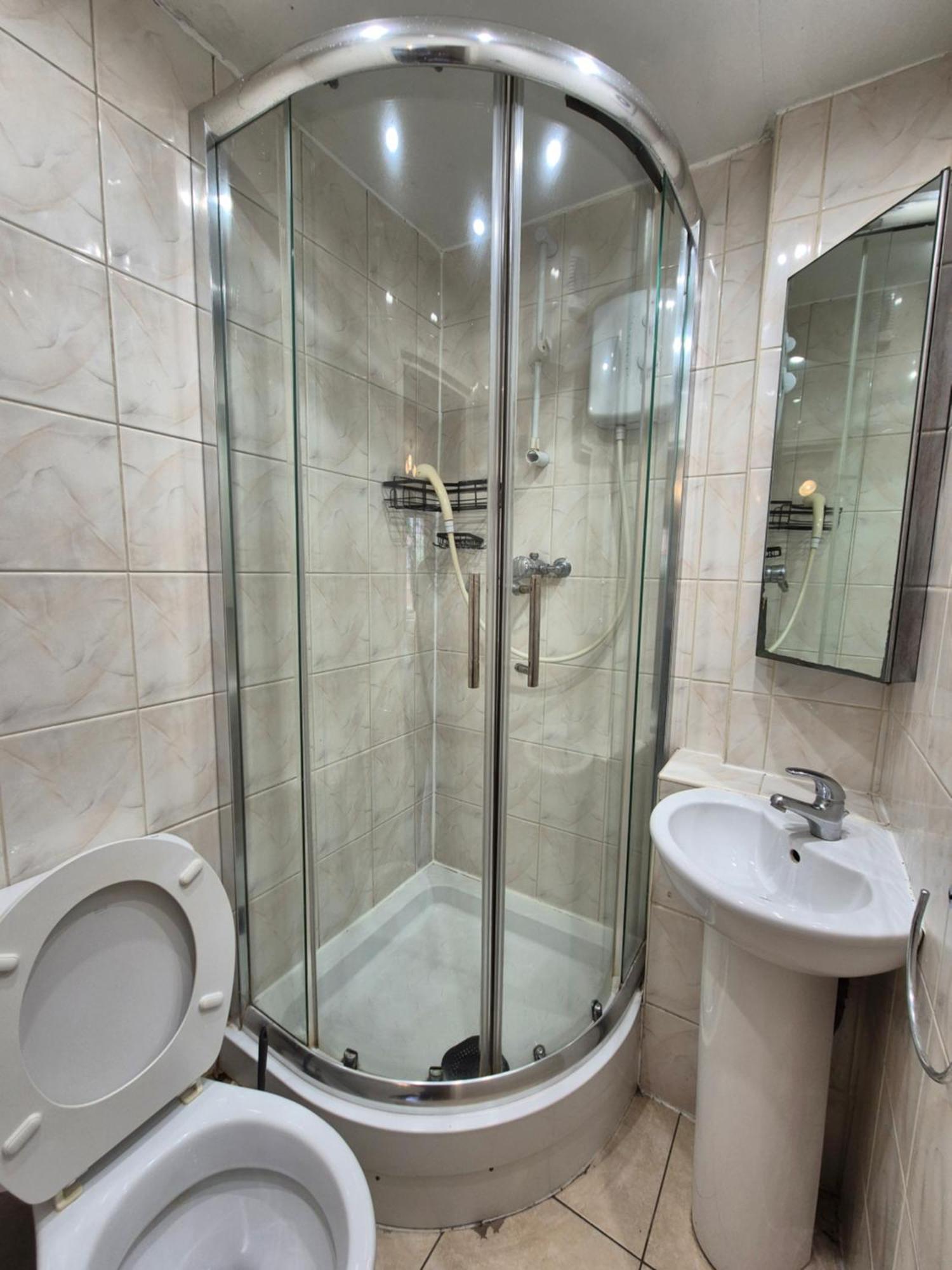 Spacious And Elegant Guest House With En-Suites Available In Canary Wharf Londra Dış mekan fotoğraf